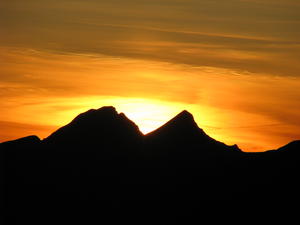 wschód słońca: Tuż przed oświetleniem szczytu Giewontu